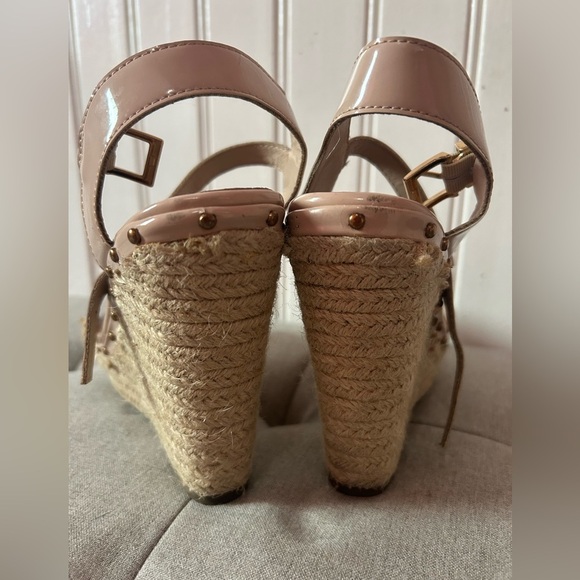 Black rivet women’s size 8 Tan wedge heals - Picture 8 of 11